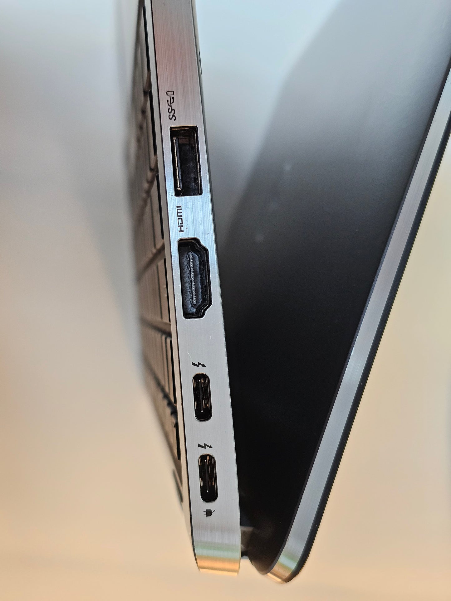 Dell Latitude 7400 2-in-1 Laptop i7 16GB 512/1TB Touch Screen 14" 1 Year 360° Rotation
