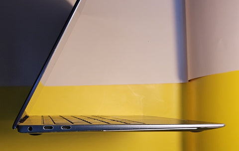 Huawei Matebook X Pro W29 - 3K Screen i7 8GB 512GB NVMe Win 11 Pro GeForce MX150